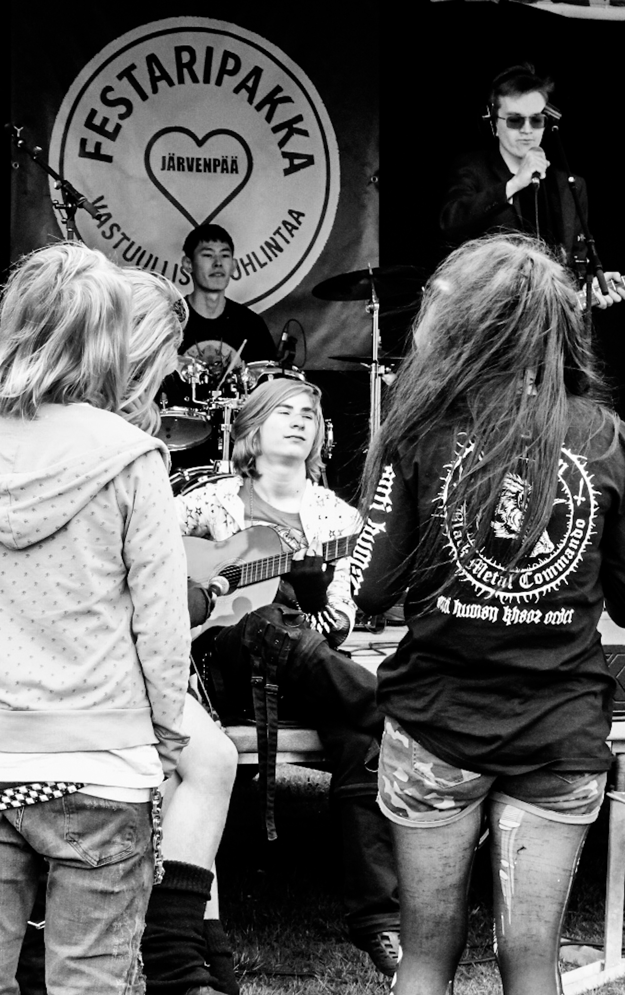 Kuvassa nuoret bänditapahtumassa toukokuussa 2025.